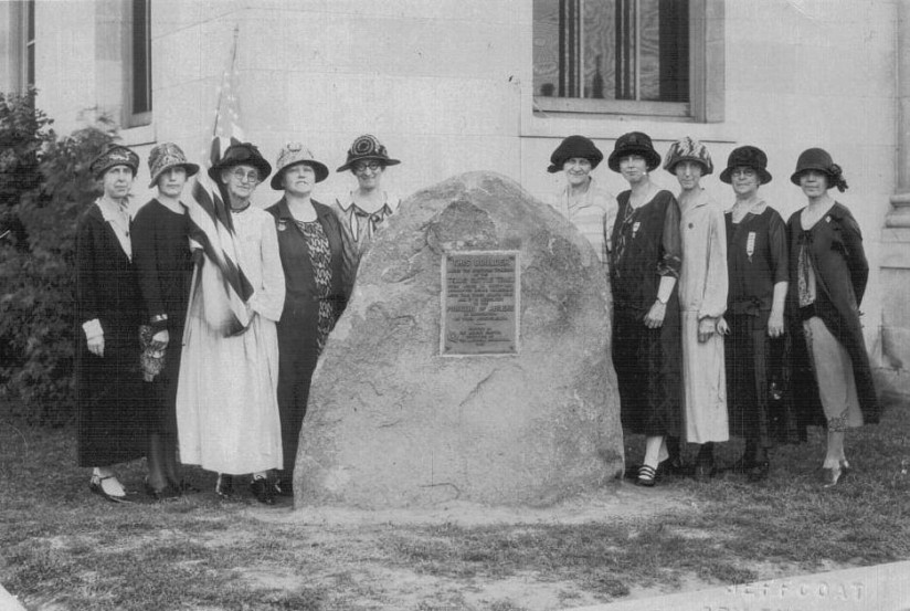 DAR-Marker-Post-Office-Chisholm-Trail-Abilene,KS