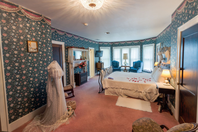 Abilene's Victorian Inn Bed & Breakfast - Abilene, KS