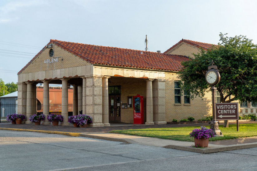 Abilene-Visitors-Center-Kansas