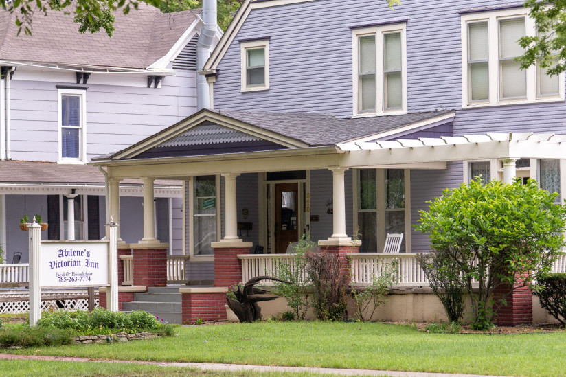 Abilene's Victorian Inn Bed and Breakfast - Abilene, KS