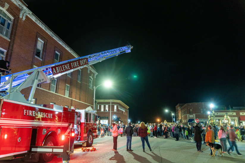 Cowtown-Christmas-Abilene,KS