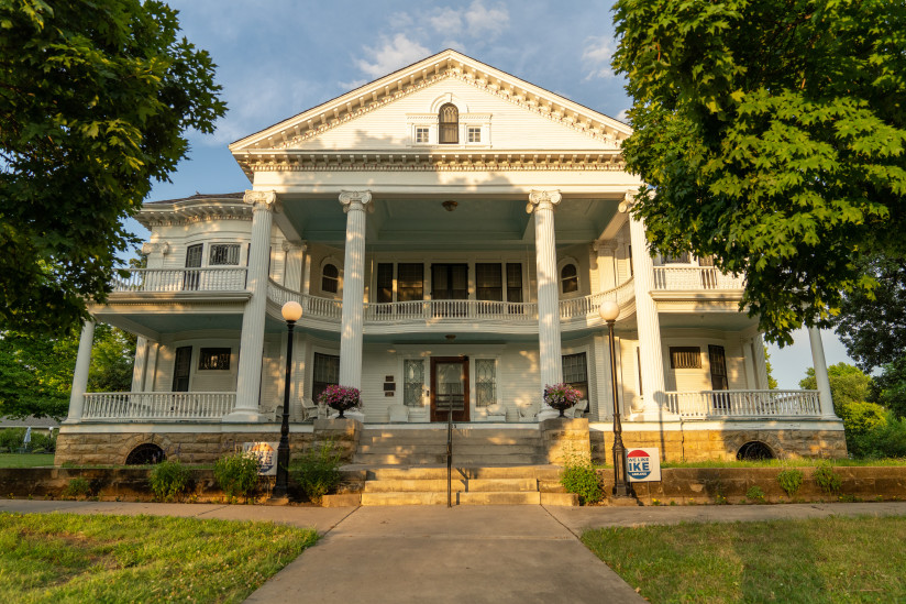 historic_seelye_mansion_abilene_ks.jpg